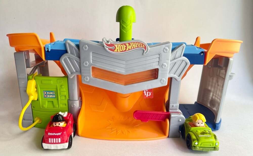 Fisher-Price Little People Hot Wheels Race and Go Playset